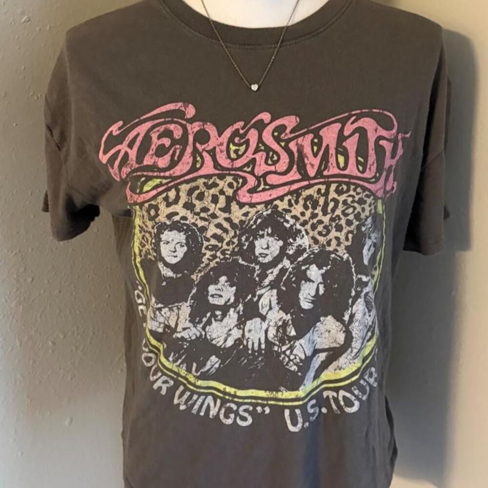 Aerosmith band tee with graphic